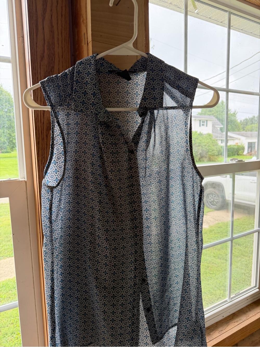 H&M Blue & White Geometric Sleeveless Top - Picture 2 of 4